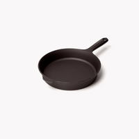 Field Company No.6 cast iron skillet, 8 ⅜ inch